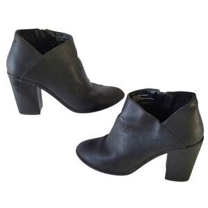 Universal Thread WMS 7 Ankle Boots Booties Black Inside Zip Block Heel Vegan